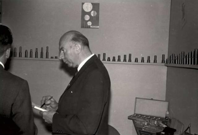 1955 - Navazování partnerství